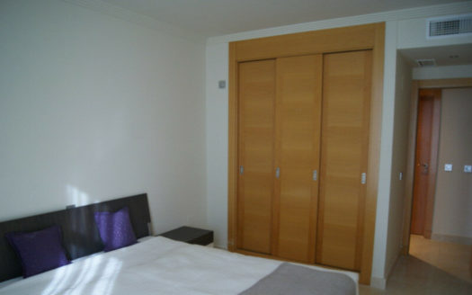 Apartamento de 3 dormitorios en  Benahavis