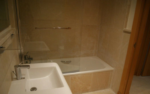 Apartamento de 3 dormitorios en  Benahavis