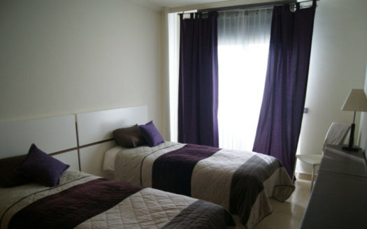 Apartamento de 3 dormitorios en  Benahavis