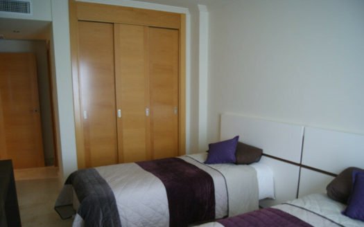 Apartamento de 3 dormitorios en  Benahavis