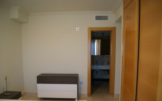 Apartamento de 3 dormitorios en  Benahavis