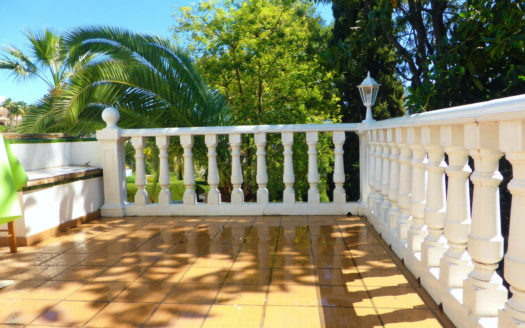 Villa de 6 dormitorios en Nueva Andalucia