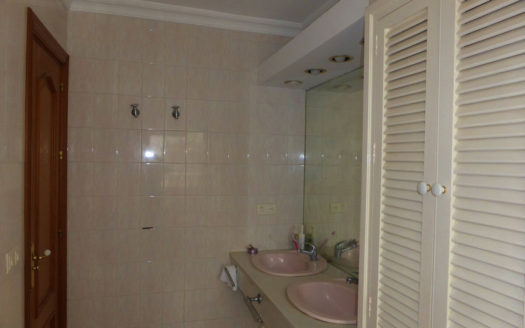 Villa de 6 dormitorios en Nueva Andalucia