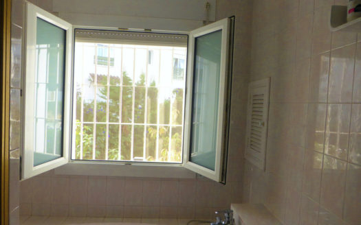 Villa de 6 dormitorios en Nueva Andalucia