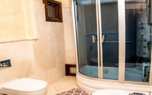 Villa de 7 dormitorios en Nueva Andalucia