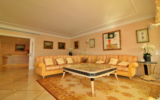 Ático de 4 dormitorios en Nueva Andalucia