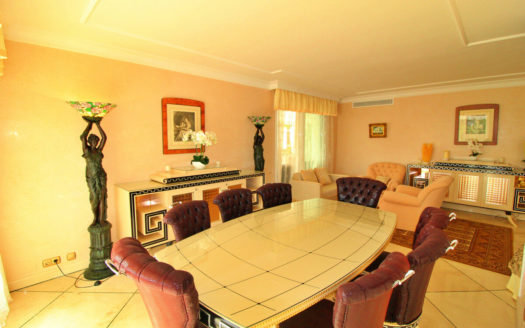 Ático de 4 dormitorios en Nueva Andalucia