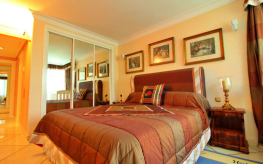 Ático de 4 dormitorios en Nueva Andalucia