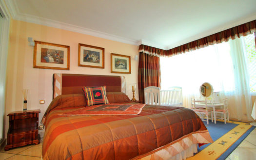 Ático de 4 dormitorios en Nueva Andalucia