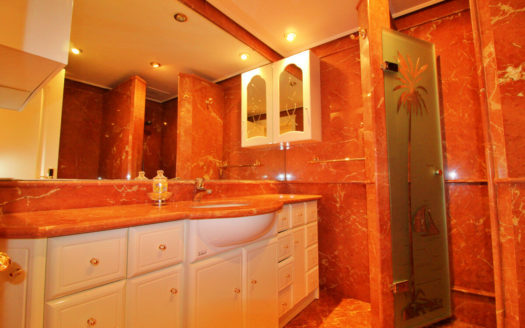 Ático de 4 dormitorios en Nueva Andalucia