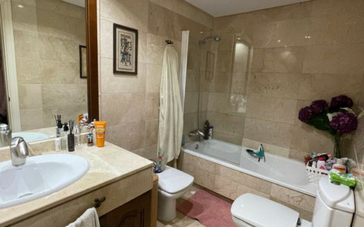 Apartamento de 2 dormitorios en Nueva Andalucia