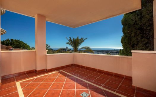 Apartamento de 2 dormitorios en Nueva Andalucia