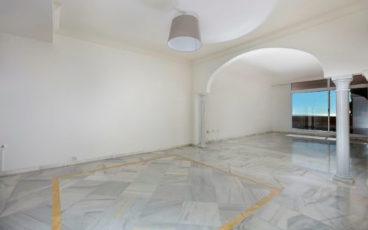 Apartamento de 2 dormitorios en Nueva Andalucia