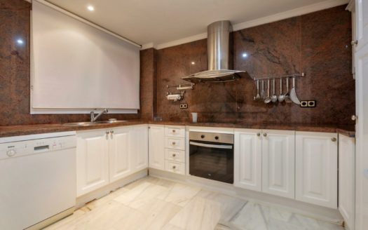 Apartamento de 2 dormitorios en Nueva Andalucia