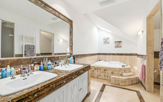 4 bedrooms Penthouse in Aloha Park