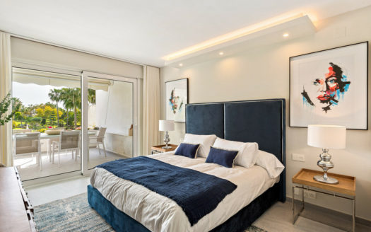 Apartamento de 2 dormitorios en Nueva Andalucia