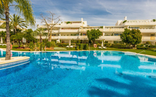 Apartamento de 2 dormitorios en Nueva Andalucia