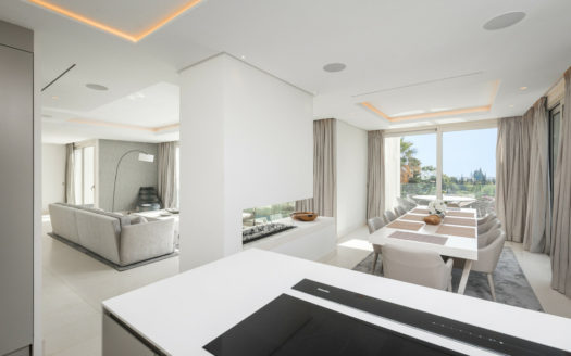 Villa de 4 dormitorios en Nueva Andalucia