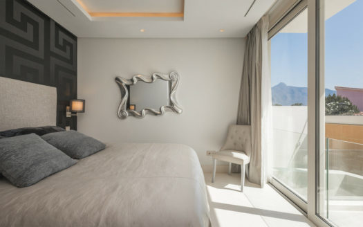 Villa de 4 dormitorios en Nueva Andalucia