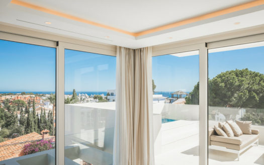 Villa de 4 dormitorios en Nueva Andalucia