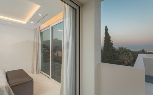 Villa de 4 dormitorios en Nueva Andalucia