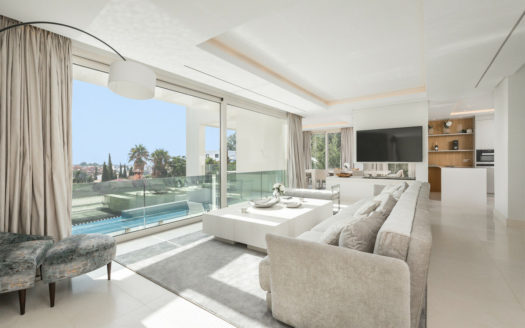 Villa de 4 dormitorios en Nueva Andalucia