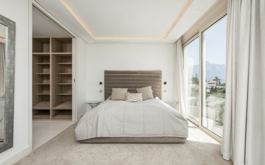 Villa de 4 dormitorios en Nueva Andalucia