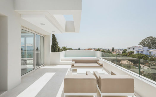 Villa de 4 dormitorios en Nueva Andalucia