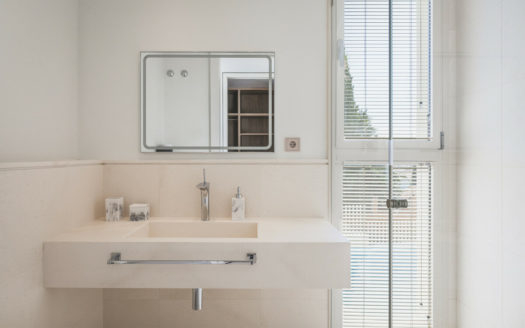 Villa de 4 dormitorios en Nueva Andalucia