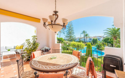 Apartamento de 2 dormitorios en Nueva Andalucia