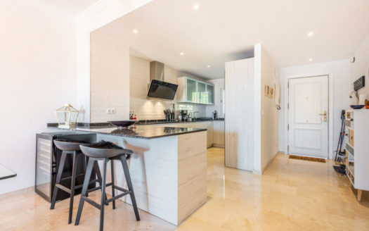 Apartamento de 2 dormitorios en Nueva Andalucia