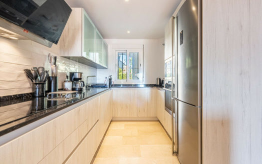 Apartamento de 2 dormitorios en Nueva Andalucia