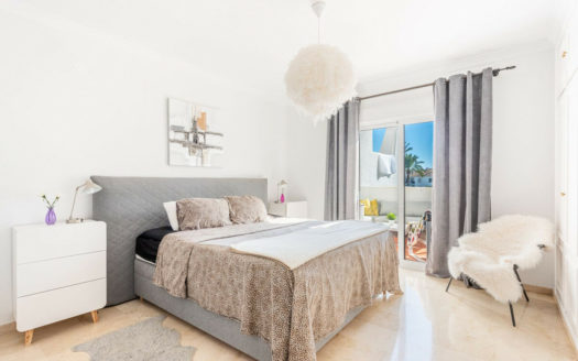 Apartamento de 2 dormitorios en Nueva Andalucia