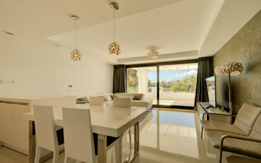 Apartamento de 2 dormitorios en  Benahavis