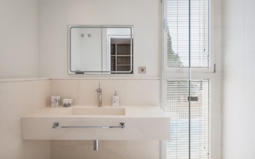 Villa de 4 dormitorios en Nueva Andalucia