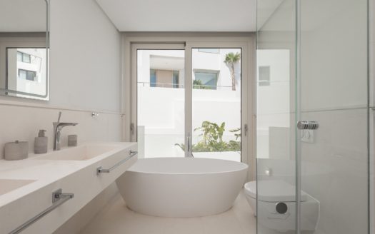 Villa de 4 dormitorios en Nueva Andalucia