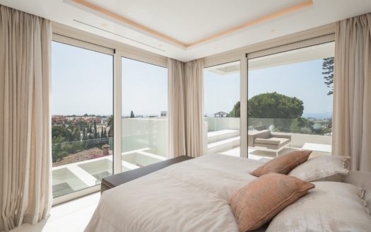 Villa de 4 dormitorios en Nueva Andalucia