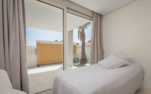 Villa de 4 dormitorios en Nueva Andalucia