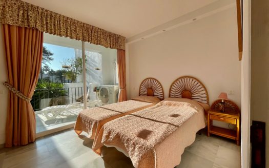 Apartamento de 3 dormitorios en Alcazaba Beach