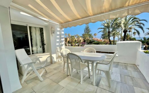 Apartamento de 3 dormitorios en Alcazaba Beach
