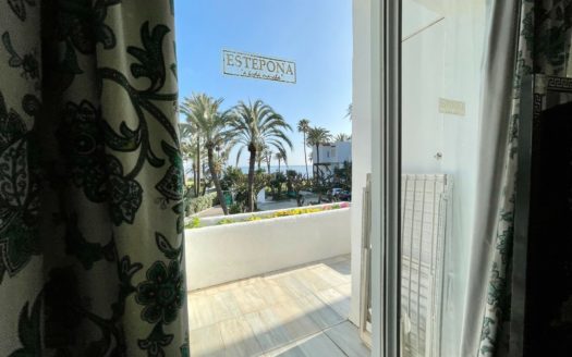 Apartamento de 3 dormitorios en Alcazaba Beach