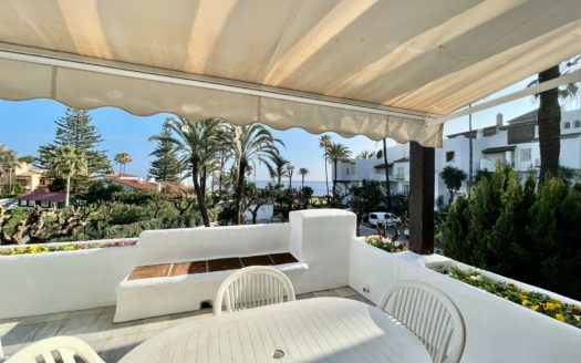 Apartamento de 3 dormitorios en Alcazaba Beach