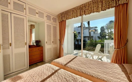 Apartamento de 3 dormitorios en Alcazaba Beach