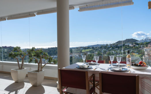 Ático de 3 dormitorios en  Benahavis