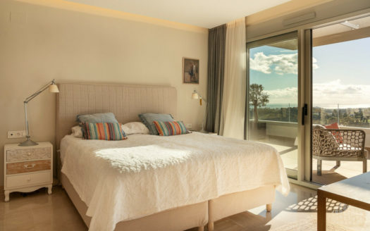 Ático de 3 dormitorios en  Benahavis