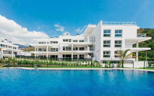 Apartamento de 3 dormitorios en  Benahavis
