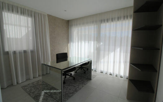 5 bedrooms Penthouse in Milla de Oro